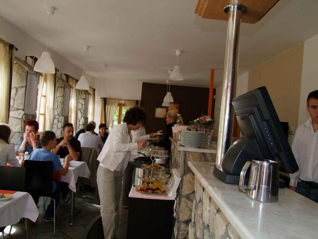 Hotel Platan Zamardi Exterior photo